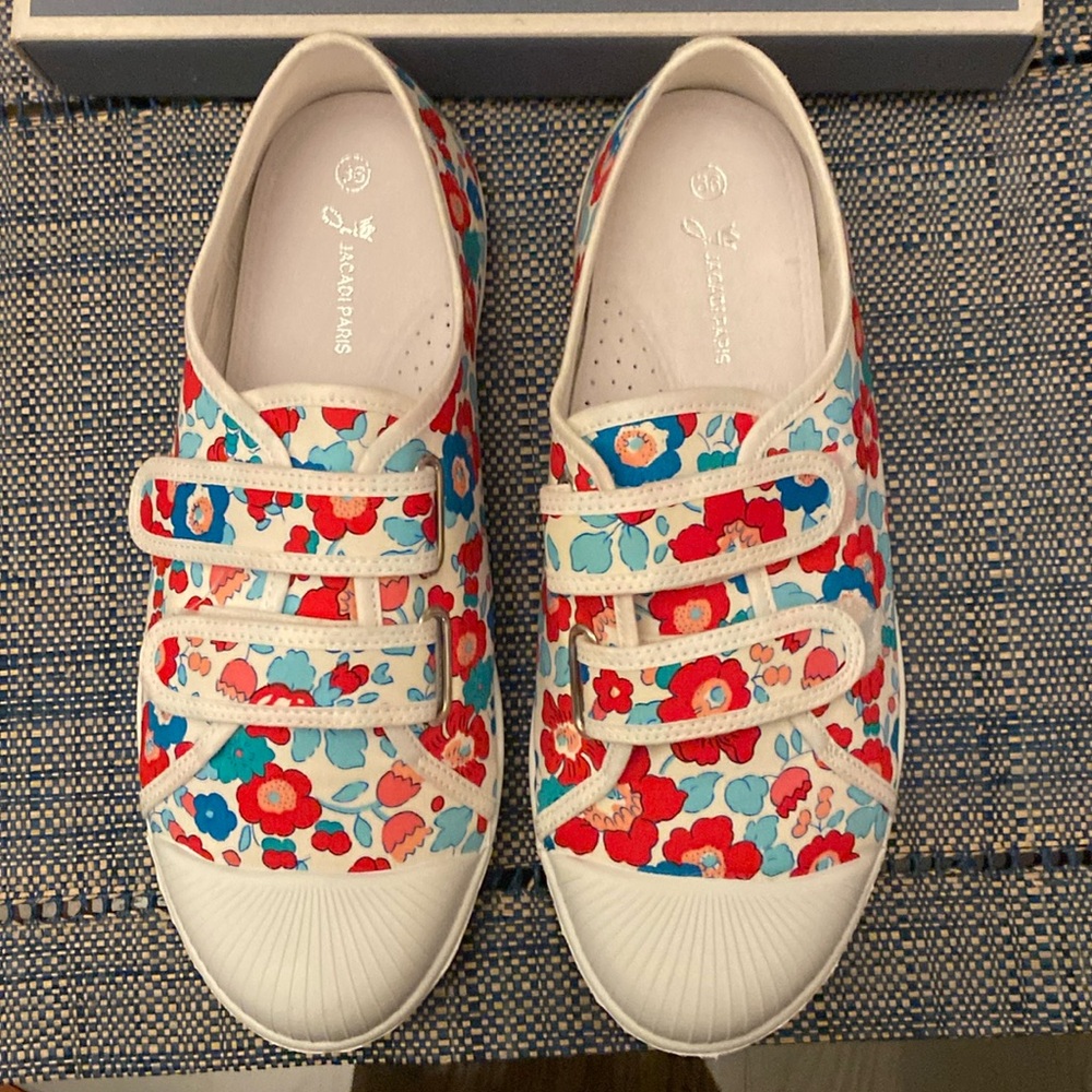 Jacadi NWT girls shoes in 36